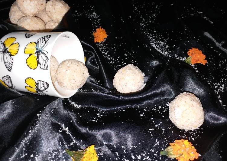 Roasted Coconut & Sabudana Ladoos