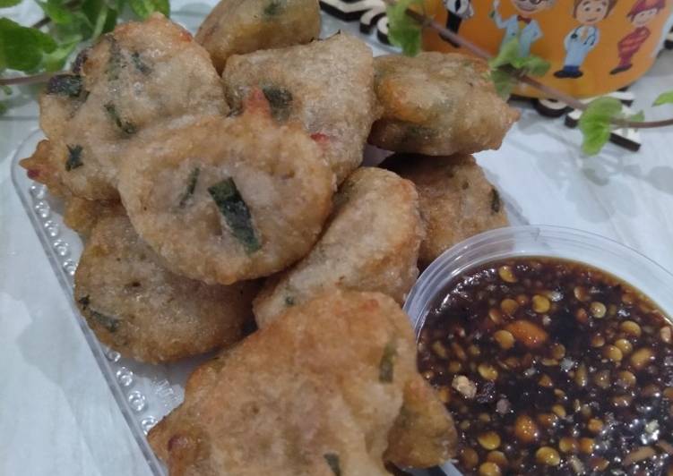 51. Cireng Lontong