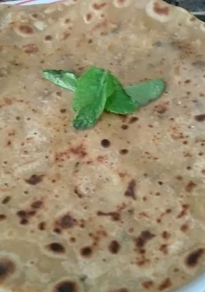 A picture of Aloo paratha.