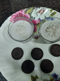 A picture of Oreo milkshake.