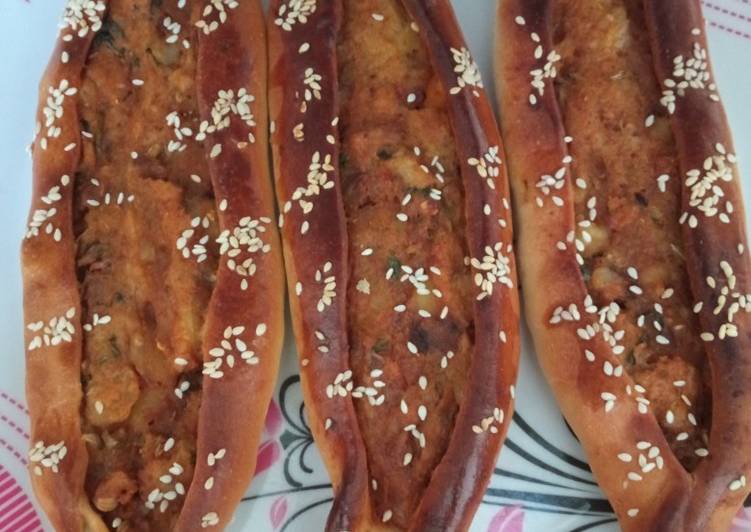 Recipe of Super Quick Homemade Turkish veg pide