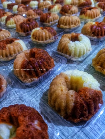 Langkah Gampang Menyiapkan Resep Bolu kukus Tiramisu yang Uenak Anti Ribet, Mantap Sekali
