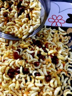 मुरमुरा नमकीन (Murmura Namkeen recipe in Hindi) रेसिपी मुख्य फोटो