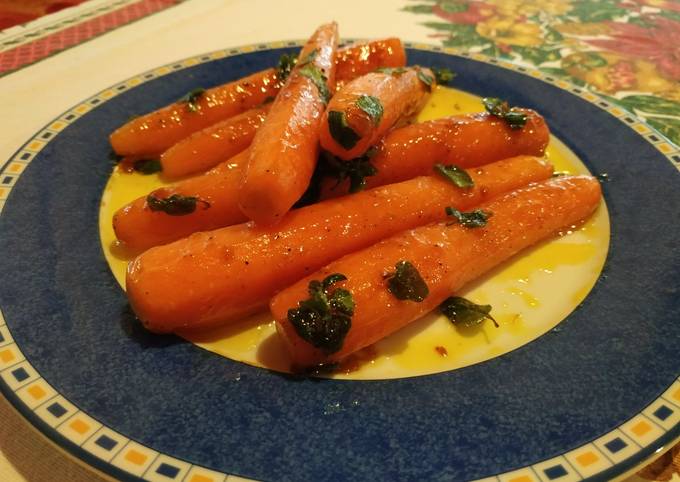 κύρια φωτογραφία συνταγής Καραμελωμένα καρότα στο τηγάνι