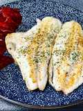 Dorada con pimientos asados caramelizados al humo