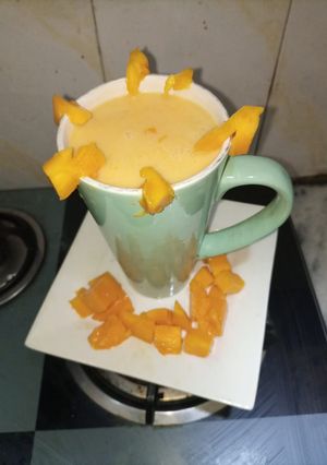 A picture of Mango shake 😋.