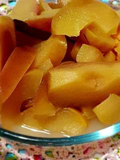 Una foto de Compota, sin azúcar, de manzana y mandarina. Sutil y sencilla