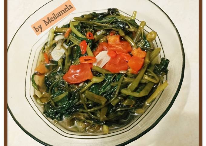 Cara Gampang Menyiapkan Tumis kangkung saos saori pedas yang Enak Banget