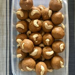 A picture of Besan Sattu Laddoo.