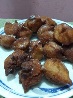 आटे के मीठे गुलगुले (Aate ke meethe gulgule recipe in Hindi) रेसिपी मुख्य फोटो