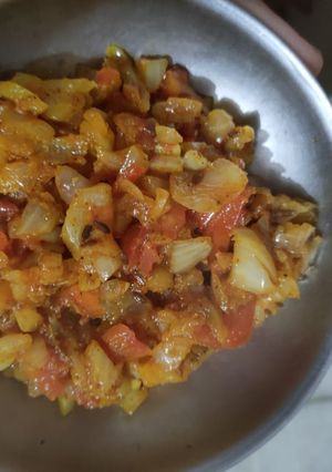 A picture of Spicy Onion toamto chutney.