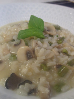 Una foto de Risotto de champiñones, trigueros y trufa