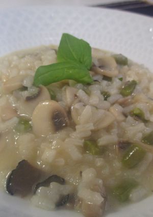 Una foto de Risotto de champiñones, trigueros y trufa