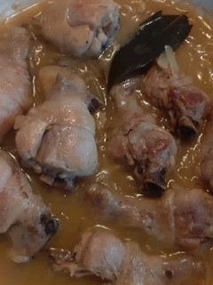 Foto principal de Muslos de pollo en salsa de cebolla