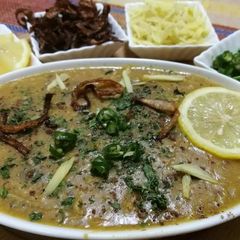 A picture of Chicken Daleem (Haleem).