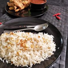 A picture of Garlic rice.