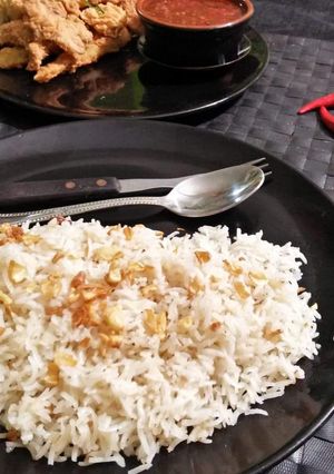 A picture of Garlic rice.
