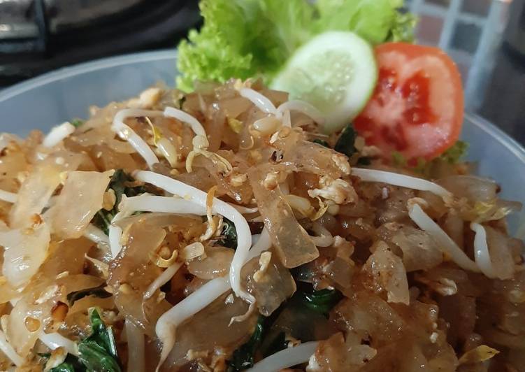 Cara Gampang Menyiapkan Kwetiau Goreng Bumbu Belacan yang Enak Banget