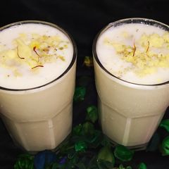 A picture of Punjabi khoya lassi.