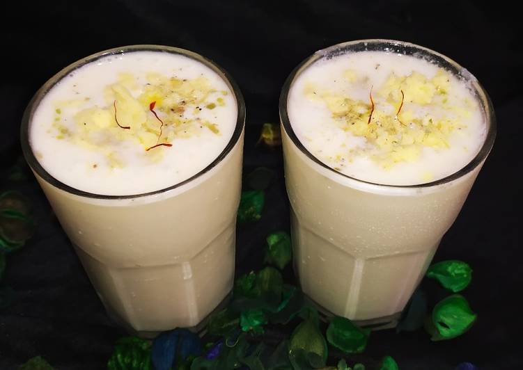 Simple Way to Make Ultimate Punjabi khoya lassi