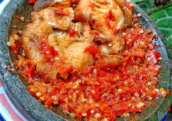 Ayam Penyet Sambal Bawang