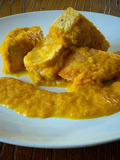 Una foto de Pavo en salsa de manzana y curry