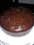 Torta húmeda de chocolate y ganache fácil