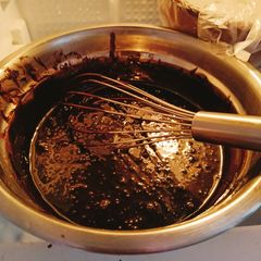 A picture of Chocolate fudge for icing.