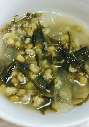 Hình của món Chè đậu xanh nha đam.