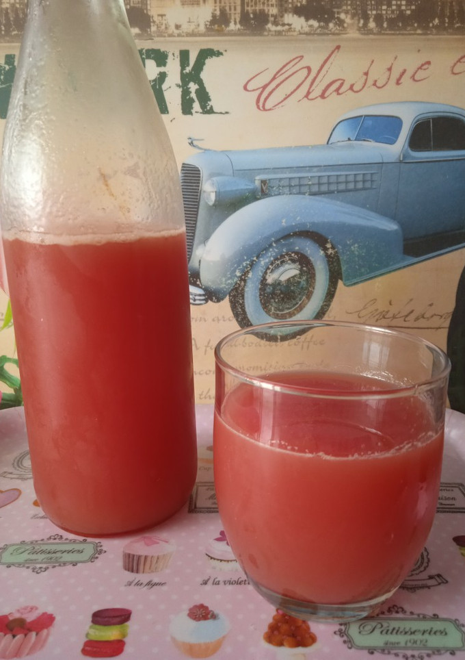 Una foto de Zumo de sandía y manzana