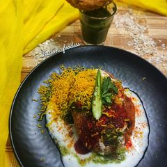 A picture of Oats tikki chaat.