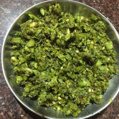 A picture of Gavar (cluster beans) techa.