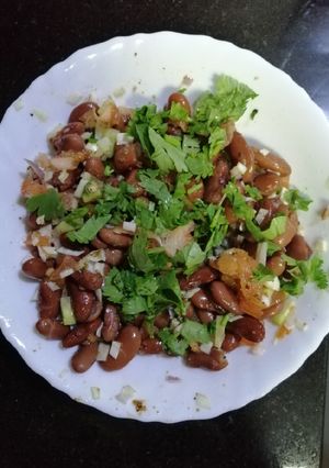 કિડની બિન્સ સલાડ (Kidney beans salad Recipe in Gujarati) રેસીપી મુખ્ય ફોટો
