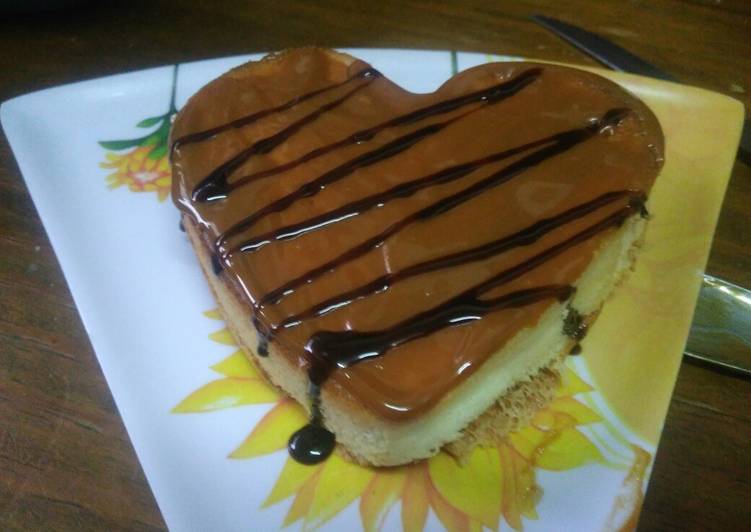 Bizcochuelo sin tacc de limón con cubierta de dulce de