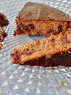 Una foto de Tarta de almendras, nueces y dátiles sin gluten