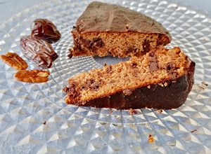 Una foto de Tarta de almendras, nueces y dátiles sin gluten