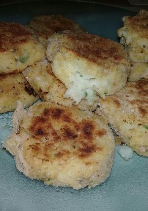 Una foto de Tortitas De Papa A La Plancha Con Queso 🍽