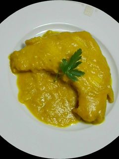 Una foto de Cazón en amarillo