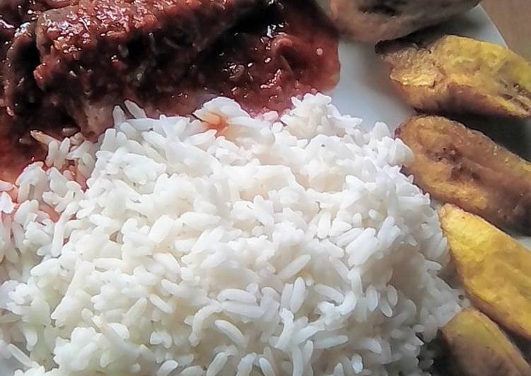 Recipe of Speedy White rice with fish stew garnished with fried plantain
