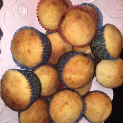 A picture of Vanilla cupcakes.