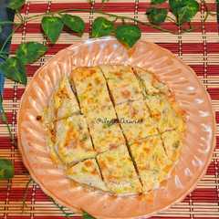A picture of Martabak Telur Rice Paper.