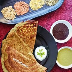 A picture of Daal Dosa / Lentils Dosa.