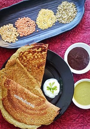 A picture of Daal Dosa / Lentils Dosa.
