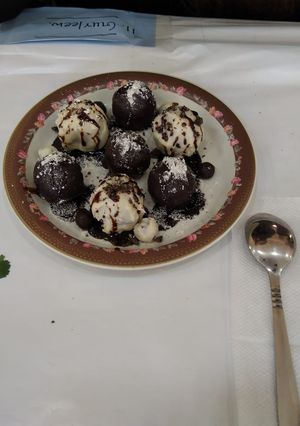 A picture of Chocolate balls.