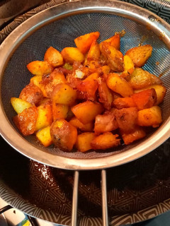 Una foto de Papas fritas con paprika