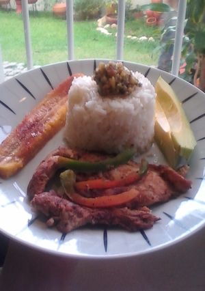 Una foto de Pollo a la plancha con nueces