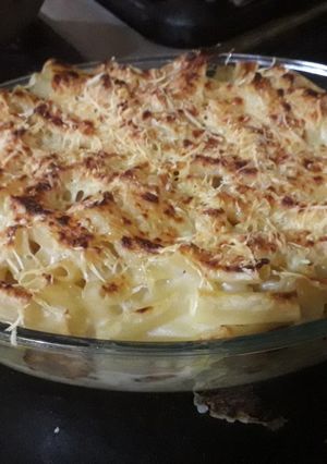 Una foto de Pasta con salsa blanca al horno