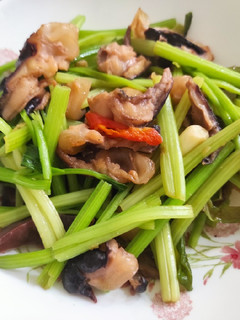 海香菇炒芹菜 的食譜成品照片