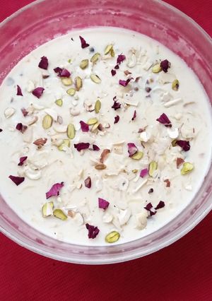 ખીર (Kheer Recipe In Gujarati) રેસીપી મુખ્ય ફોટો