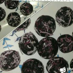 A picture of Avla beetroot ladoo.